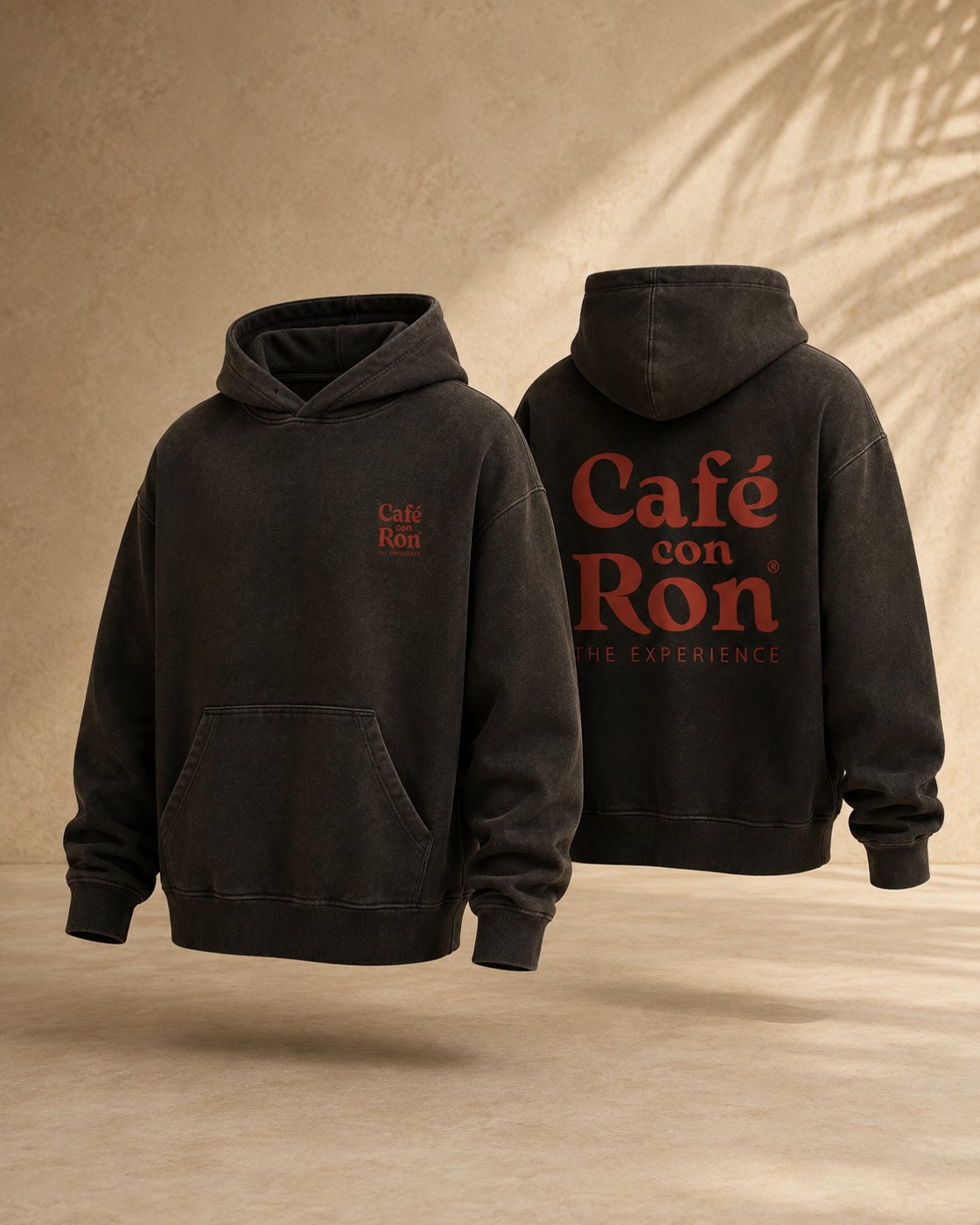 Hoodie Café Con Ron® preta vintage, frente e costas